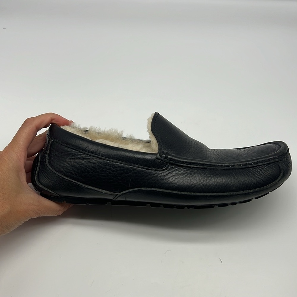 UGG - Ascot Grain Black Leather Shearling Sheepskin Lightweight Slippers Size 7 - Picture 5 of 16